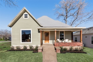 1305 E Peach St, Fort Worth, TX 76102