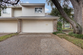 2926 Woodcroft Cir, Carrollton, TX 75006