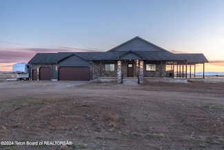 62 Big Loop Rd, Pinedale, WY 82941