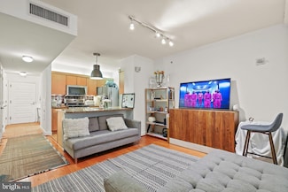 616 E St NW Unit 1007, Washington, DC 20004