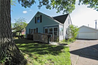 1720 Lilly Ln, New Albany, IN 47150