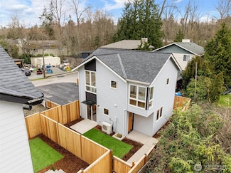 5984 26th Ave SW Unit C, Seattle, WA 98106