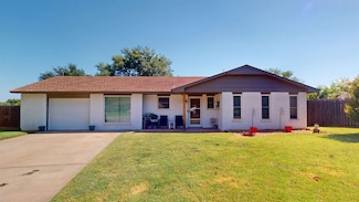 2806 Choctaw Ct, Woodward, OK 73801