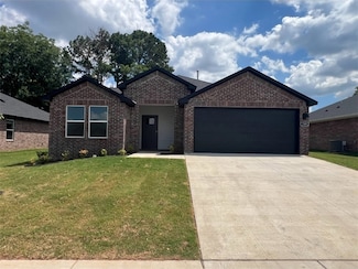 709 Sicily Ave, Lowell, AR 72745