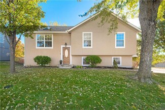 731 S Deerfield Dr, Bonner Springs, KS 66012