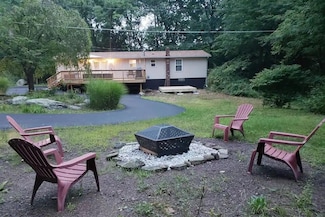 143 Britt Ct, Cresco, PA 18326