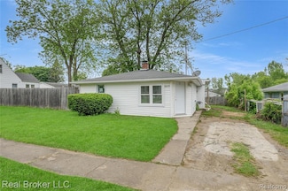 2089 Kenneth St, Burton, MI 48529