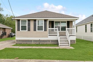 7831 Parry St, New Orleans, LA 70128