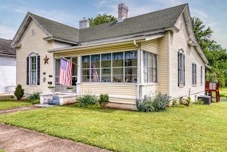 421 Nashville St, Russellville, KY 42276