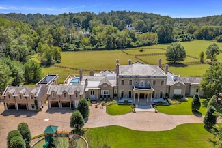 1040 W Conway Dr NW, Atlanta, GA 30327