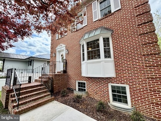 6728 Churchill Rd, McLean, VA 22101