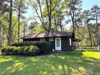 403 B T Rd, Lumberton, NC 28358