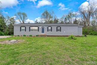 4267 Lakeview Dr, Hillsboro, MO 63050