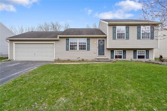 5726 Boulia Dr, Clay, NY 13041