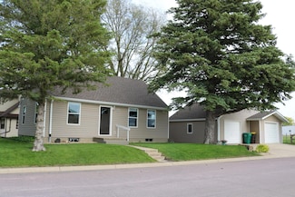 80 3rd Ave NW, Trimont, MN 56176