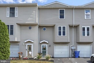 221 Chartwood Dr, Harrisburg, PA 17111