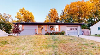 7611 SW 10th St, Des Moines, IA 50315