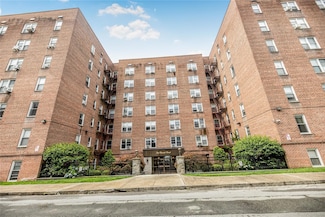 1 Vincent Rd Unit 4E, Bronxville, NY 10708