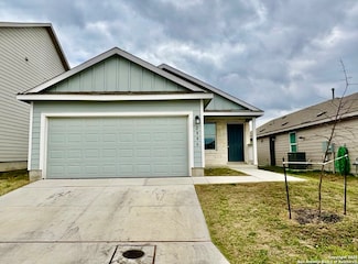 2806 Millikan Dr, Converse, TX 78109