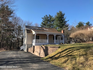 39 Wildwood Heights, West Sand Lake, NY 12196
