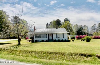 212 E Institute St, Chadbourn, NC 28431
