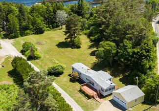 6 Spruce Ledge Rd, Harpswell, ME 04003