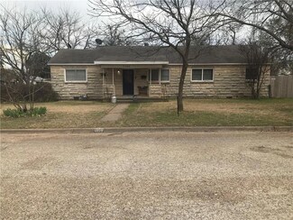 1300 W 10th St, Mc Gregor, TX 76657