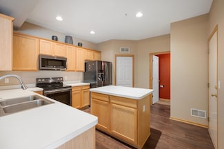 1471 111th Dr NE Unit B, Minneapolis, MN 55449