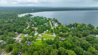 725 Hildebrand Dr, Bonneau, SC 29431