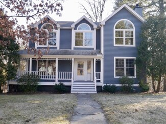 123 Blackberry Ln, Amherst, MA 01002