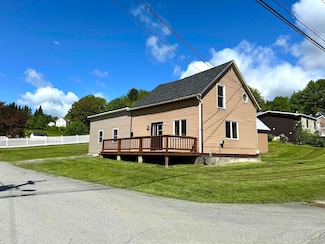 73 Pond St, Newport, VT 05855