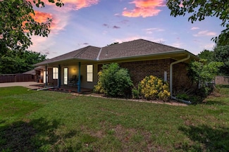 1829 Ranchwood Dr, Newcastle, OK 73065
