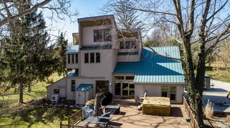 54722 County Road 8, Middlebury, IN 46540