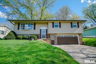 1602 W Teton Dr, Peoria, IL 61614
