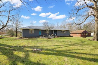 11 Sleepy Hollow Dr, Canfield, OH 44406