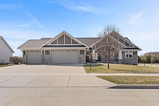 2105 Morningstar Ln, Oshkosh, WI 54904