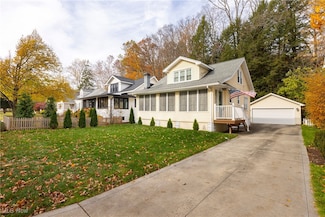 288 Miles Rd, Chagrin Falls, OH 44022