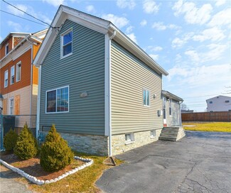 44 Arlington Ave, Warren, RI 02885