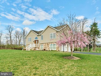 37 Whitetail Cir, Mill Hall, PA 17751