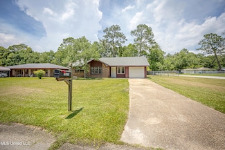 1520 Kingfisher Dr, Gautier, MS 39553
