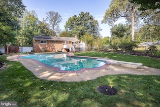 4509 Martinwood Dr, Haymarket, VA 20169