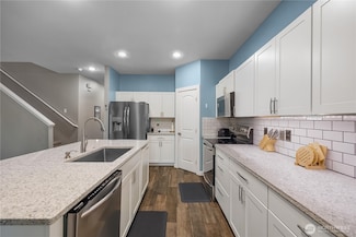 6858 Flute St SE, Lacey, WA 98513