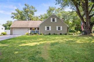 34 Creekview Dr, Rochester, NY 14624