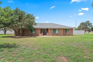 2922 Scown Dr, Denver City, TX 79323