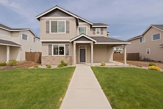 752 NW 27th St, Redmond, OR 97756