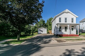 202 Adams St, Galena, IL 61036