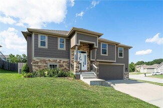 730 E 13th Ct, Kearney, MO 64060
