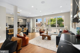 665 N Park Ave, Philadelphia, PA 19123