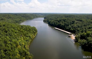 521 Callaway Estates Dr, Defiance, MO 63341