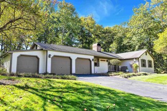 45 Old Manchester Rd, Amherst, NH 03031